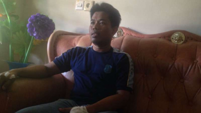 Doni, petugas jaga Lapas Kelas IIB Muaro Sijunjung, sempat berjibaku dengan para napi yang berusaha kabur dari lapas itu pada Minggu sore, 17 September 2017.