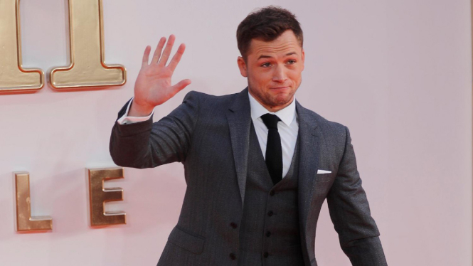 Taron Egerton dalam Premier Kingsman The Golden Circle