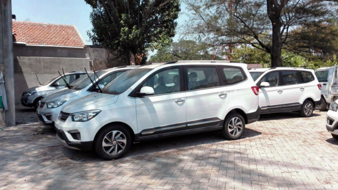 Wuling Confero.