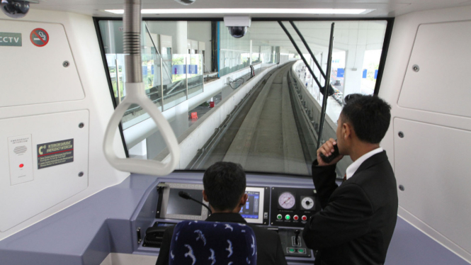 Melihat Lebih Dekat Skytrain Bandara Soetta