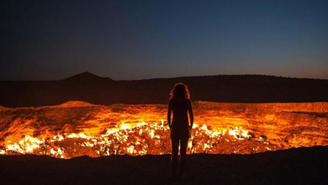 Gates of Hell atau gerbang neraka di Turkmenistan.