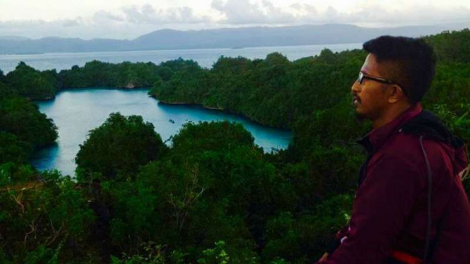 Laguna Napabale di Desa Loghia, Kecamatan Loghia, Kabupaten Muna, Sulawesi Tenggara.