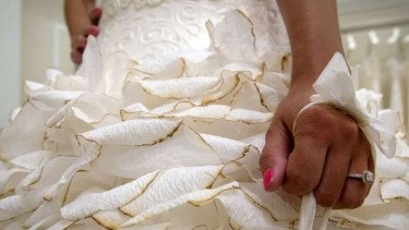 Gaun pengantin perempuan