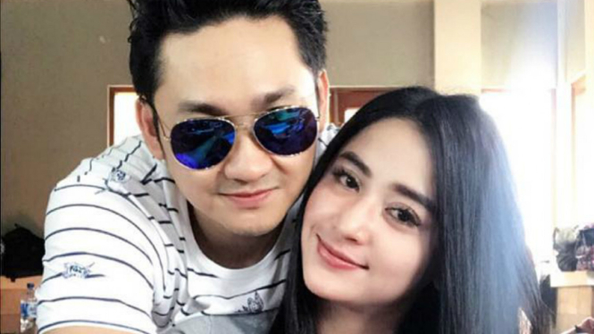 Angga Wijaya dan Dewi Perssik.
