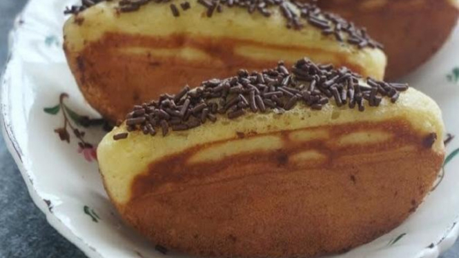 Kue pukis.