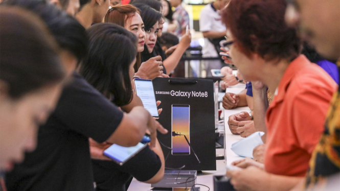 Penjualan Perdana Samsung Galaxy Note 8 di Jakarta.