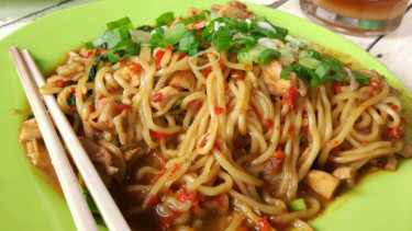Mie Level di Kota Semarang menawarkan tingkat kepedasan bervariasi.
