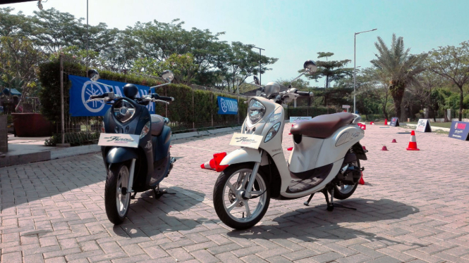 Yamaha Fino baru.