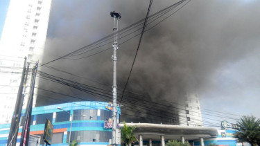 Apartemen Cinere Bellevue Suite dan Mal terbakar.