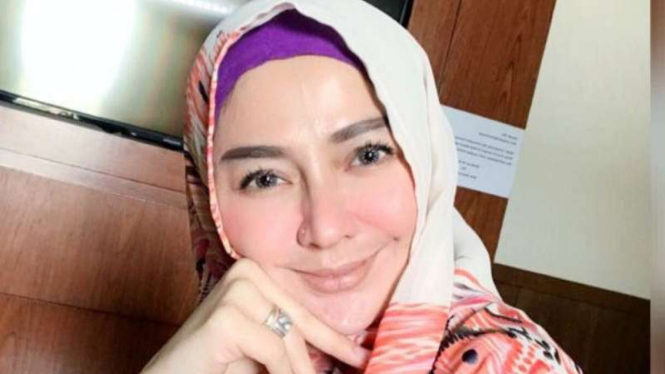 Artis cantik Sarah Vi