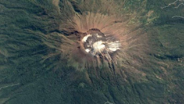 Gunung Ile Lewolotok di NTT.