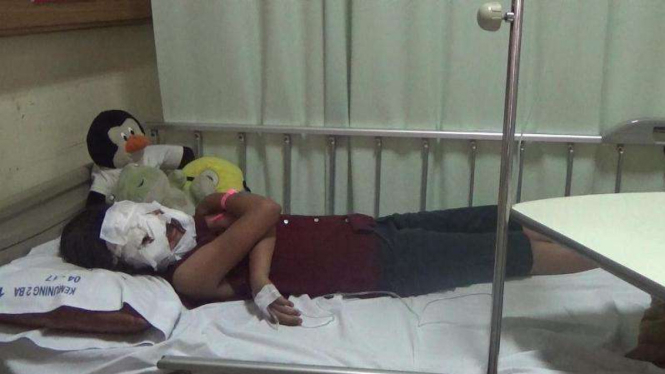 Rachel Herliani harus dirawat di rumah sakit setelah disiksa nenek tirinya. 