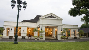 Museum Batik Kuno Danar Hadi Solo.
