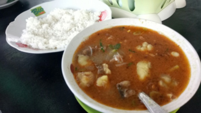 Sop Dua Saudara Khas Makassar