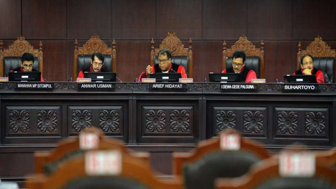 Majelis Hakim Mahkamah Konstitusi saat tengah bersidang. 