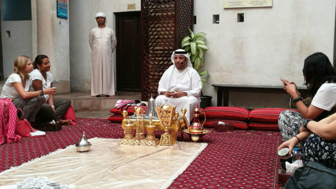 Suasana jamuan kopi di SMCCU, Distrik Al Fahidi, Dubai.