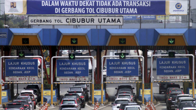 Gerbang tol nontunai atau e-toll.