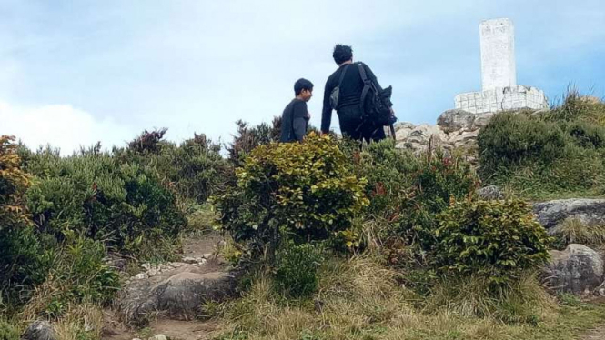 Pendaki Gunung Latimojong, Kabupaten Enrekang, Sulawesi Selatan.