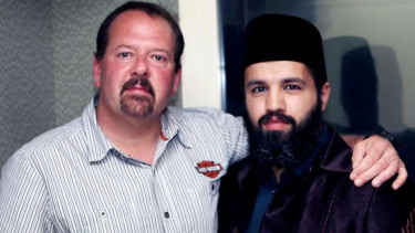 Ted Hakey dan Zahir Mannan.