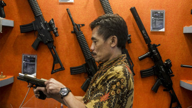 Pindad Pamer Senjata Canggih di TEI 2017