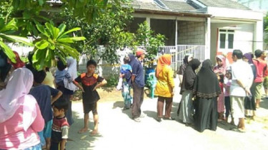 Suasana rumah tempat Ana dan kedua anaknya dibunuh suami.