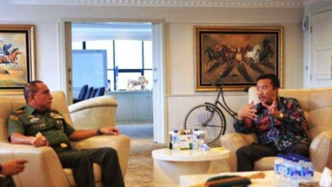 Menpora Imam Nahrawi bertemu Ketua Umum PSSI Letjen Edy Rahmayadi