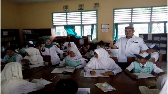 Perpustakaan sekolah SMPN 1 Model Babat Toman.