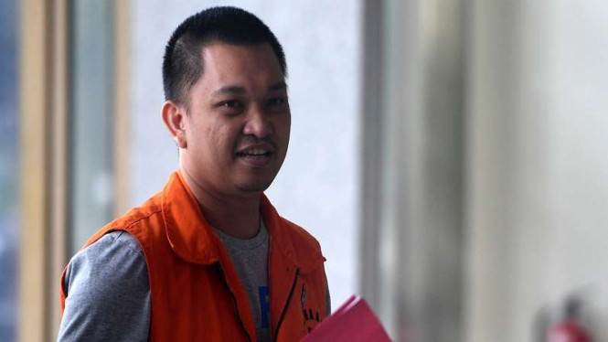Tersangka kasus suap, Aditya Moha, yang juga anggota Komisi XI DPR setelah ditahan di KPK.