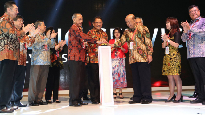 Presiden Komisaris PT Bank Central Asia Tbk (BCA) DE Setijoso