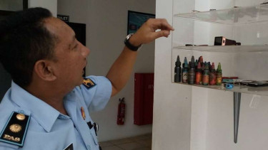 Barang bukti yang berhasil diamankan petugas Rutan Cilodong.