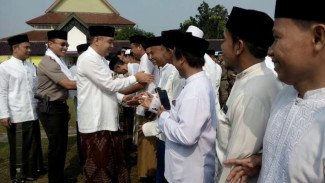 Hari Santri, PNS Tangerang Pakai Sarung
