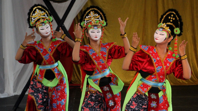 Pementasan 16 Tarian Daerah Sunda & Betawi