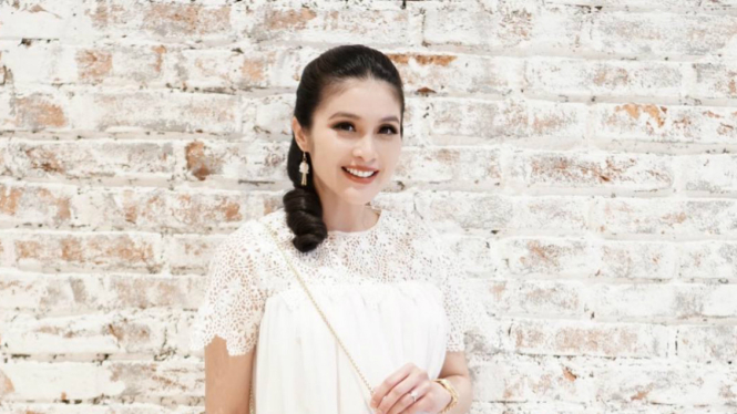 Sandra Dewi