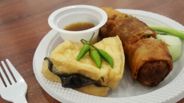 Tahu petis dan lumpia Semarang Yudhistira.