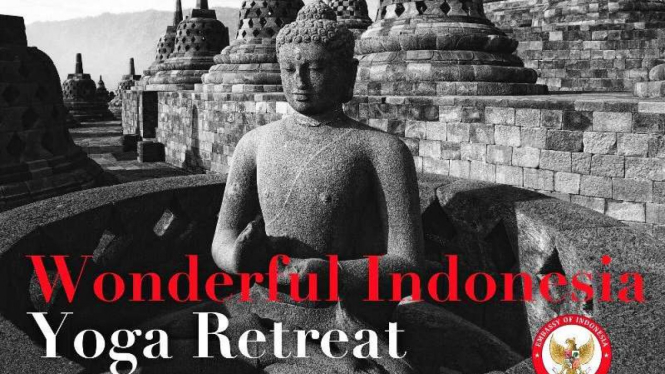 Poster Wisata Yoga di Candi Borobudur