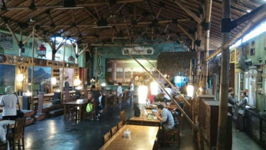 Rumah Makan Inggil, Malang