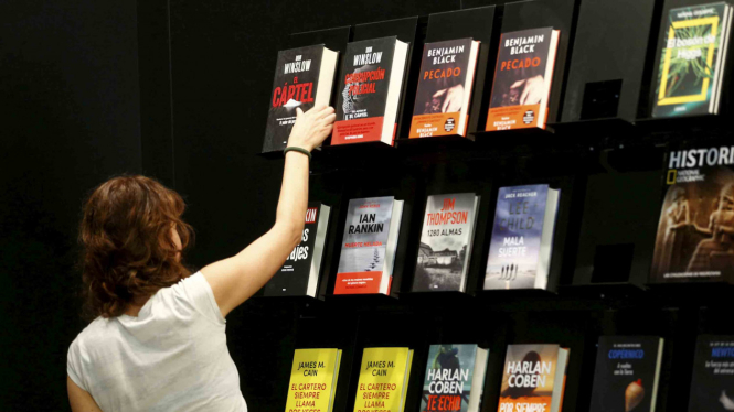 Sorot Buku - Membaca Buku - Perpustakaan - kios buku