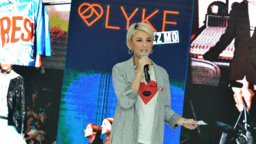 Agnez Mo Luncurkan Platform Digital untuk Belanja Fesyen.