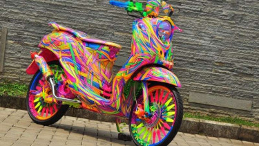 Yamaha Fino ala rainbow cake.