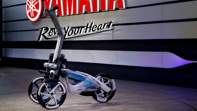 TRITOWN diperlihatkan di Tokyo Motor Show.