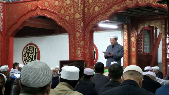 Salat Jumat di Masjid Niu Jie, di Kota Beijing, China.