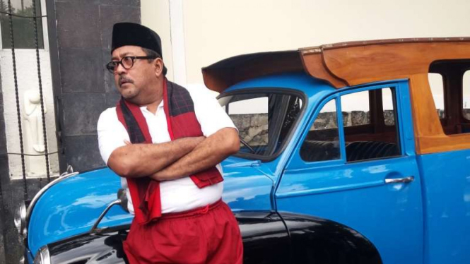 Artis dan pemain film Rano Karno.
