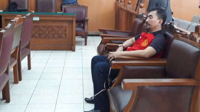 Gatot Brajamusti.