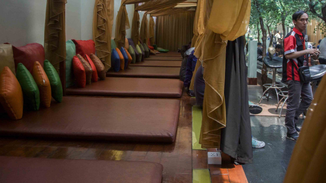hotel dan griya pijat Alexis