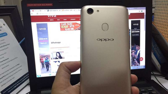 Oppo F5.