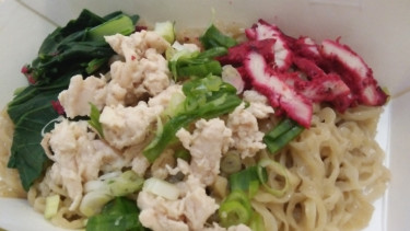 Salah satu bakmi di Festival 50 Bakmie Terlezat di Mall Of Indonesia .