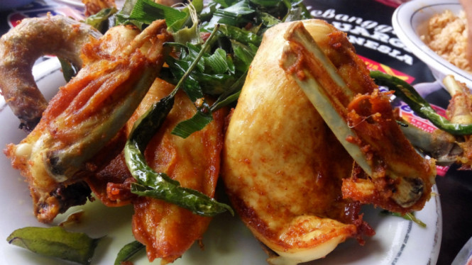 Ayam Pramugari.