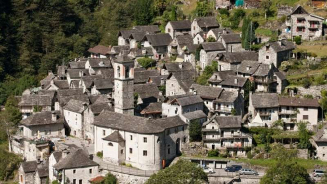 Desa Corippo, Swiss