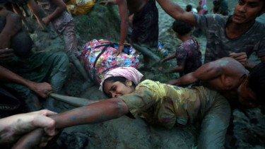 Pengungsi Rohingya berusaha menjangkau Cox's Bazar Bangladesh