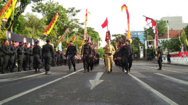 Satuan Brimob Polri saat napaktilas pendirinya.